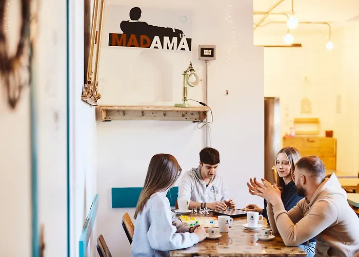 Madama Hostel&Bistrot Milán